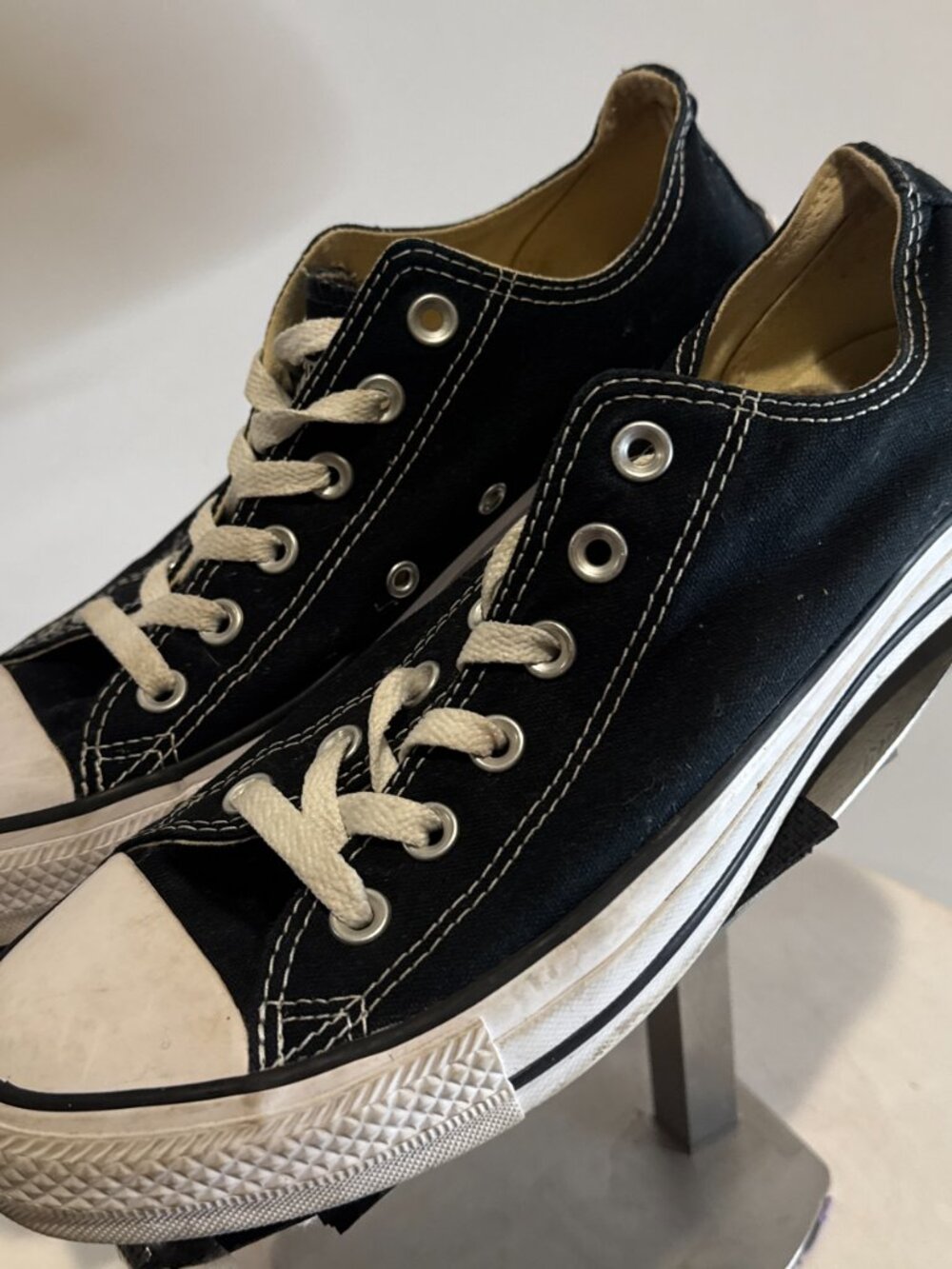 Converse Chuck M9166 Women's size 10
